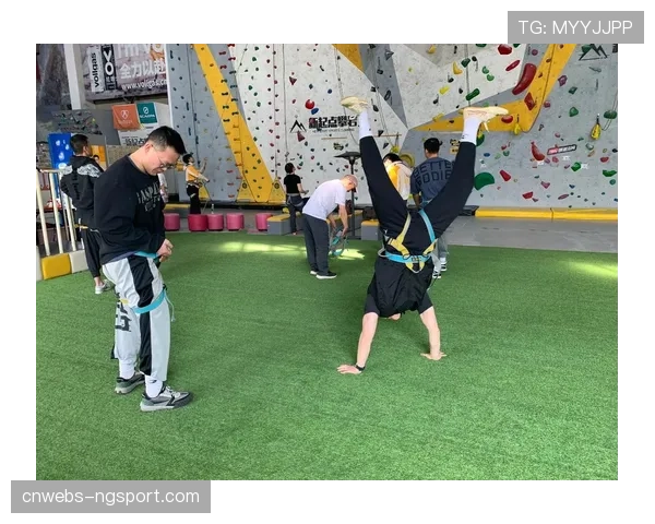 深圳企业推出智能攀岩训练舱 实时捕捉动作数据优化训练效果 深圳企业推出智能攀岩训练舱 实时捕捉动作数据优化训练效果