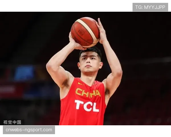 新乡球迷热情助威 激发球队奋勇争先